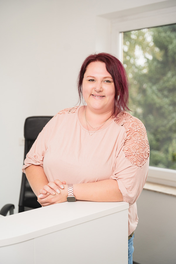 Unser interdisziplinäres Team aus Experten in Kinder- und Jugendpsychiatrie, Sozialpädagogik und systemischer Beratung bietet eine umfassende und empathische Betreuung. 